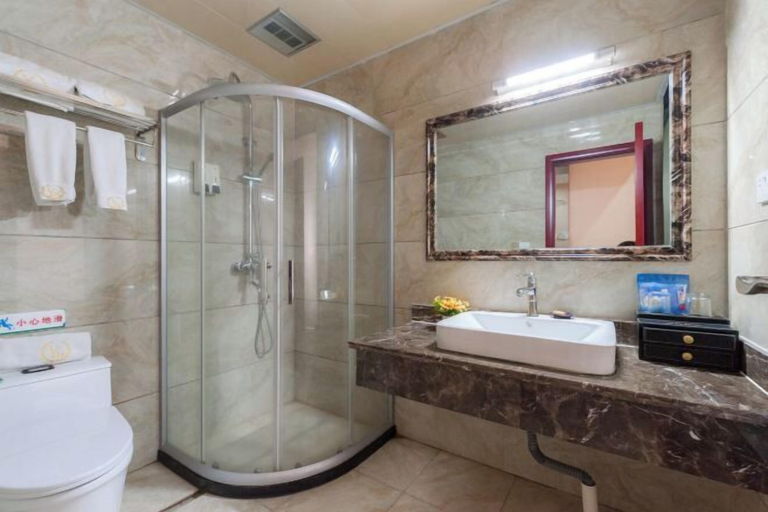 Bathroom 4, Yin He Hotel, Zunyi