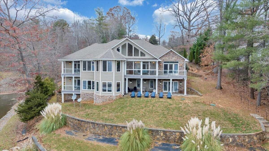 Exterior 2, Great Escape on Smith Mountain Lake - Lakefront, Private Dock, & Hot Tub, Franklin