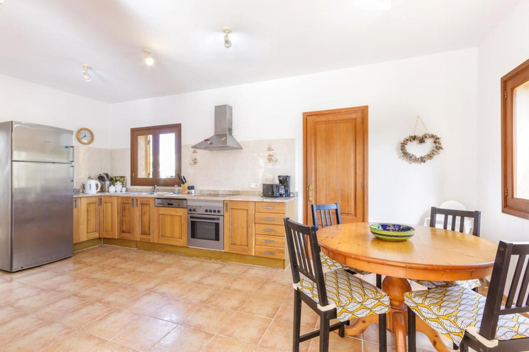 Others 5, Villa Llenaire, Baleares