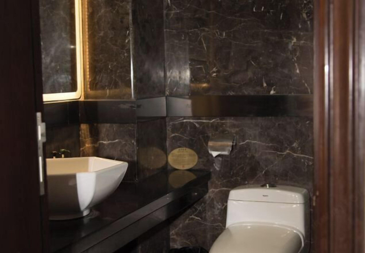 Bathroom 3, Letian Hotel, Zhongshan