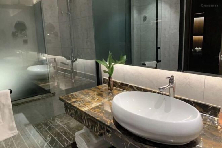 Bathroom 4, Yueyuan International Hotel, Xuancheng