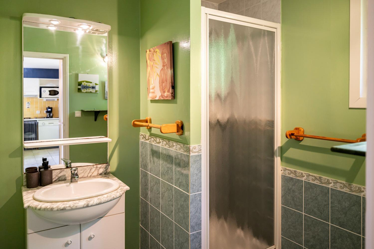 Bathroom 4, Hameau des laurieres, Dordogne