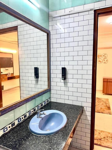 Bathroom 4, Fortune Home Service Apartment, Studio E-30, Delhi