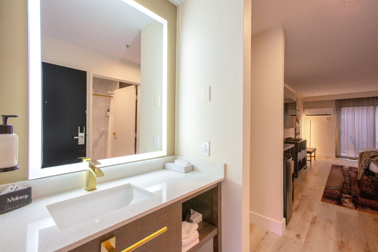 Bathroom 5, Arroyo Pinion Hotel, an Ascend Collection Hotel, Yavapai