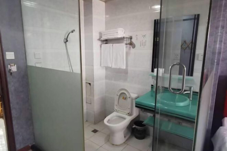 Bathroom 4, Chaohu Jiangnan Hotel, Chaohu