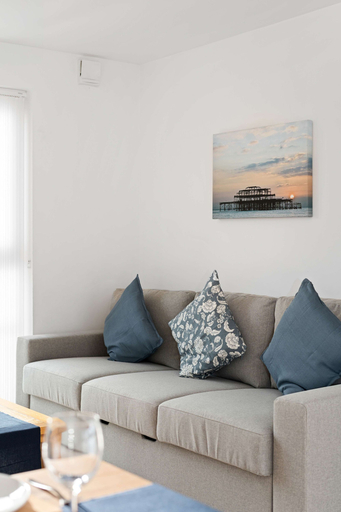 Room 5, Brighton Getaway - Modern Apartment With Balcony, Brighton and Hove