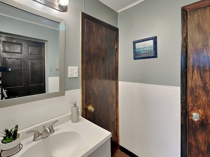 Bathroom 4, The Whiskey Barrel Lodge by Taylor Made Deep Creek, Garrett