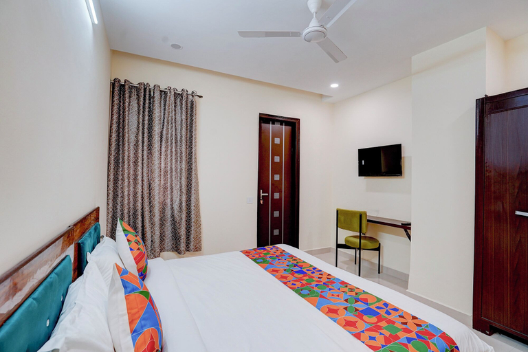 Room 2, Fabhotel Cozy Stay, Gautam Buddha Nagar
