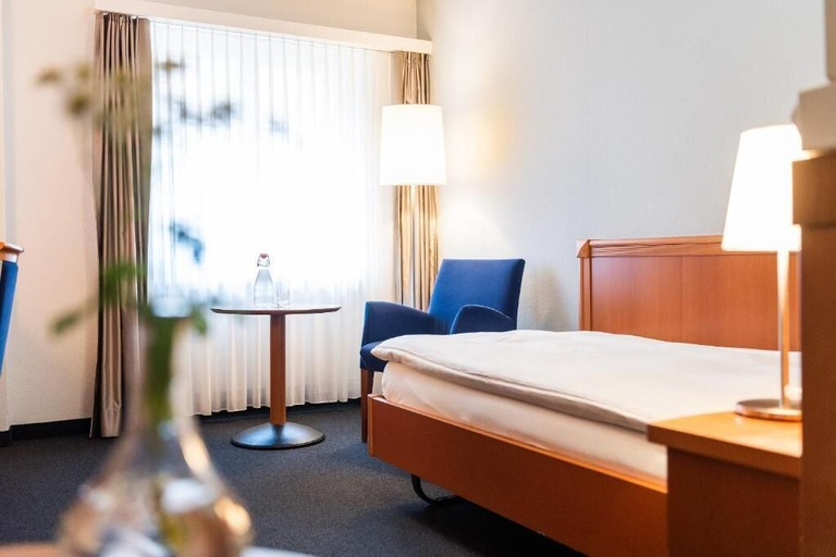 Bedroom 3, Hotel Schiff am Rhein, Rheinfelden
