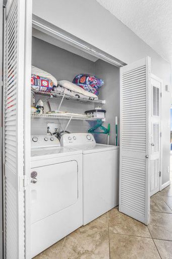 Room 3, Pelican Pointe 301- Corner Unit 3rd Floor Gulf-front, Baldwin