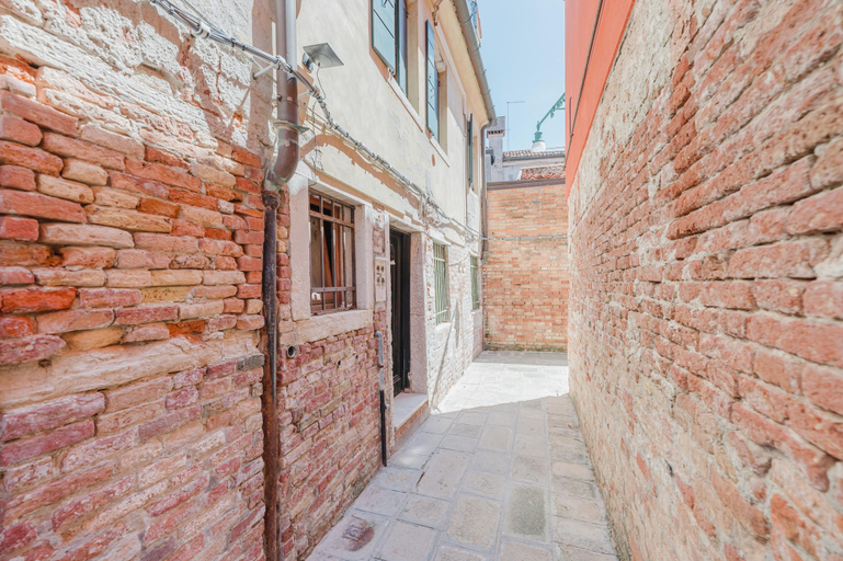 Property grounds, Balastro Design Rooms, Venezia