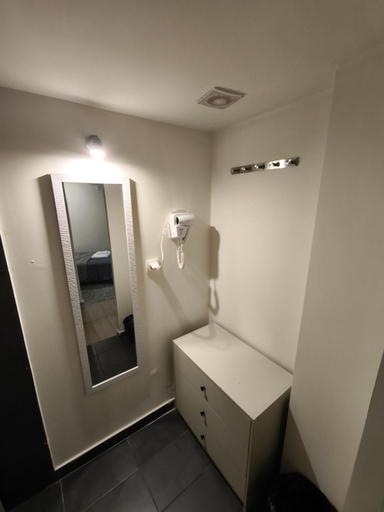 Bathroom 3, Athens Commercial Premium, Attica
