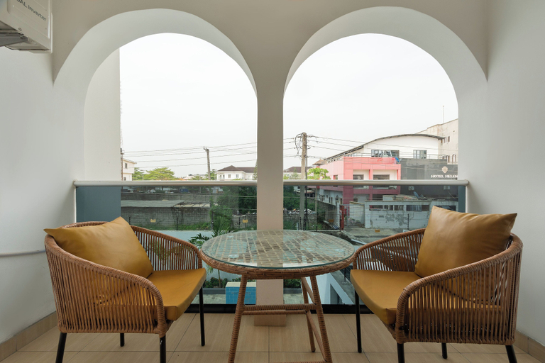 Outdoor dining, Aima Apartments, Eti-Osa