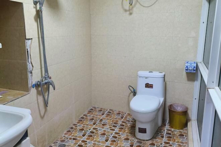 Bathroom 3, Zangjia Jiedai Brother Guest House, Garzê Tibetan
