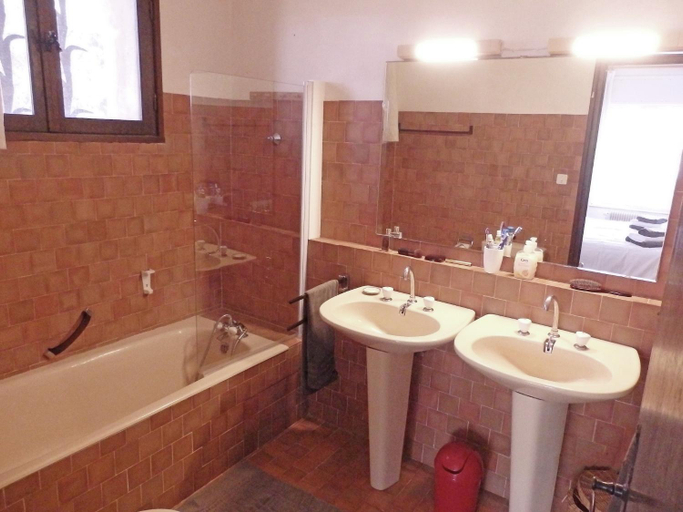 Bathroom 4, Saint-Siffret Forest  Pool, Gard