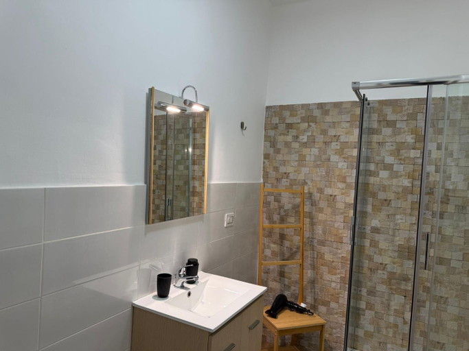 Bathroom 3, 1402 Rooms, Matera