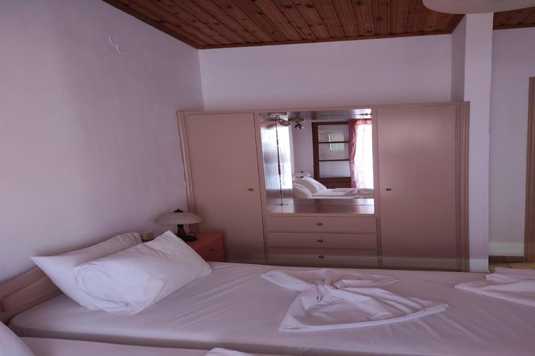 Bedroom 2, Sunwaves Apartments, North Aegean
