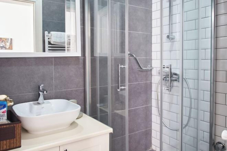 Room 2, Modern Furnished Historical House, Fatih