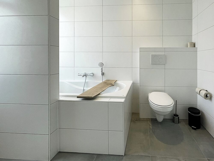 Bathroom 5, De Vlindertuin Ameland, Ameland