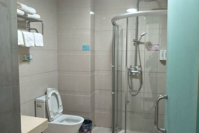 Bathroom 3, Changting Peace Hotel, Longyan