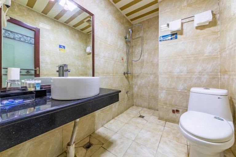 Bathroom 3, Qionghai Bojingchuanxi Hotel, Hainan