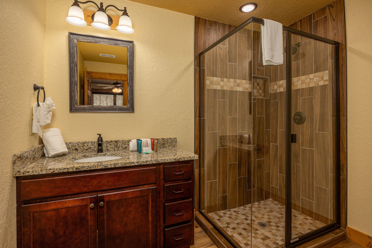 Bathroom 3, Fireside Retreat, Sevier