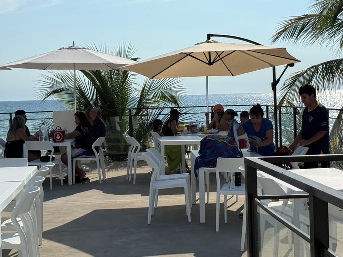 Food & Drinks 3, Coco Blue Resort, La Libertad