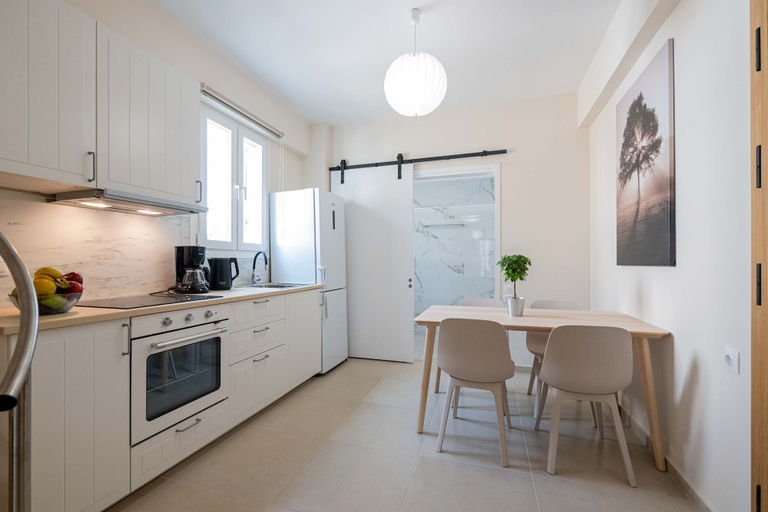 Room 3, Home Easy Kalamata - Modern Space Priv Parking, Peloponnese