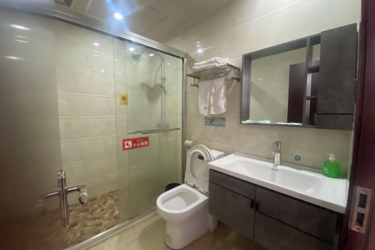 Bathroom 3, Linhai Sheri King Hotel, Taizhou