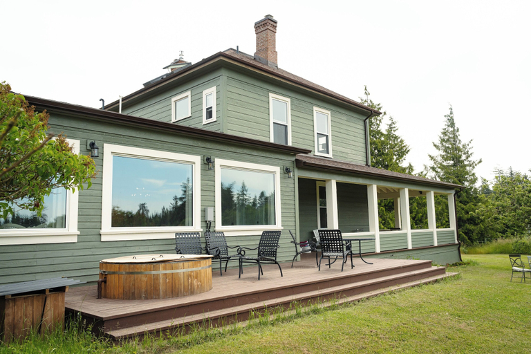 Exterior & Views 2, Woodside Farm Country Inn, Capital