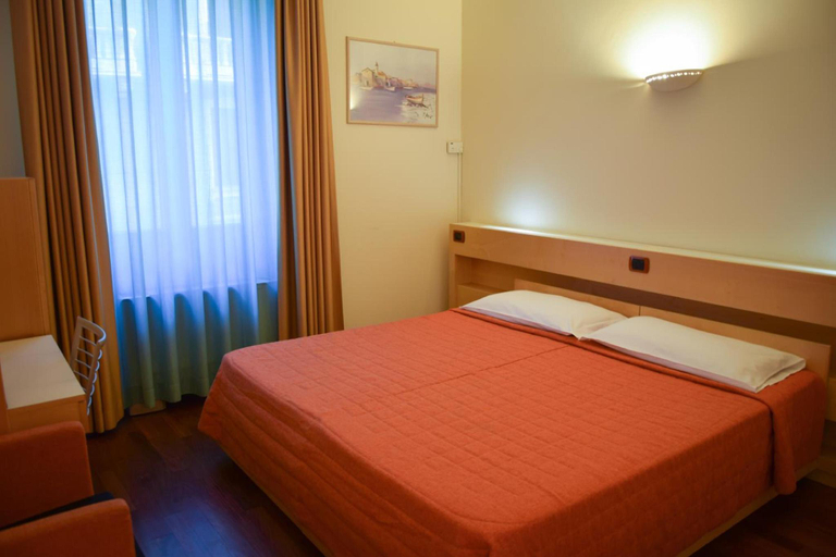Bedroom 3, Hotel Losanna, Milano