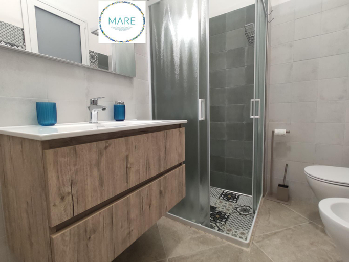 Bathroom 2, MareLuna, Trapani