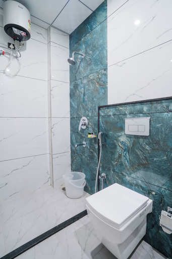 Bathroom 5, Hotel De Grand Dwarka, Jaipur