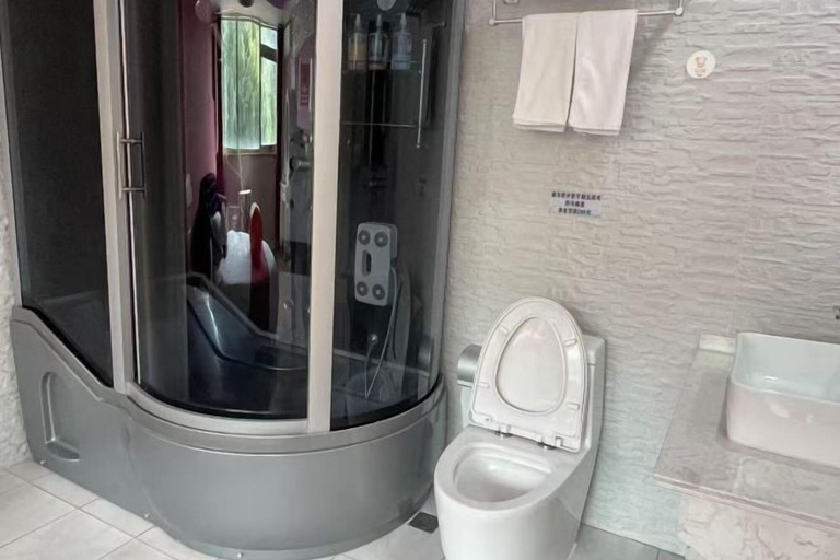 Bathroom 5, AA Hotel (Shanghai International Circuit), Shanghai