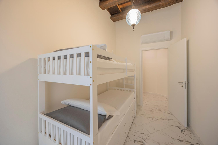 Bedroom 1, Romeo Giulietta Rooms Apartments Turkish Bath, Verona