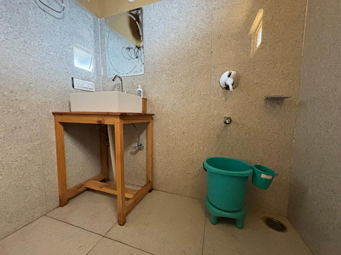Bathroom 3, Jibhi Mountain Retreat, Kullu