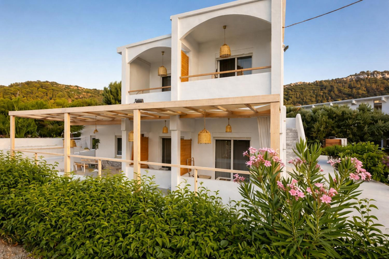 Exterior & Views