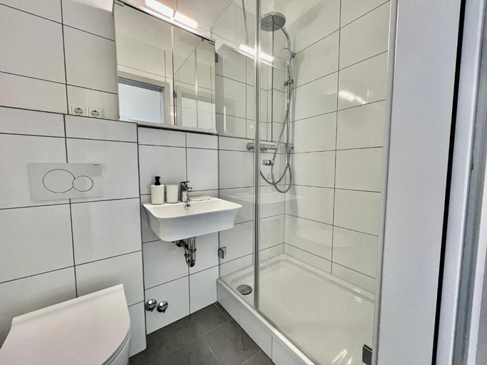 Bathroom 5, Continental Hotel, Stuttgart