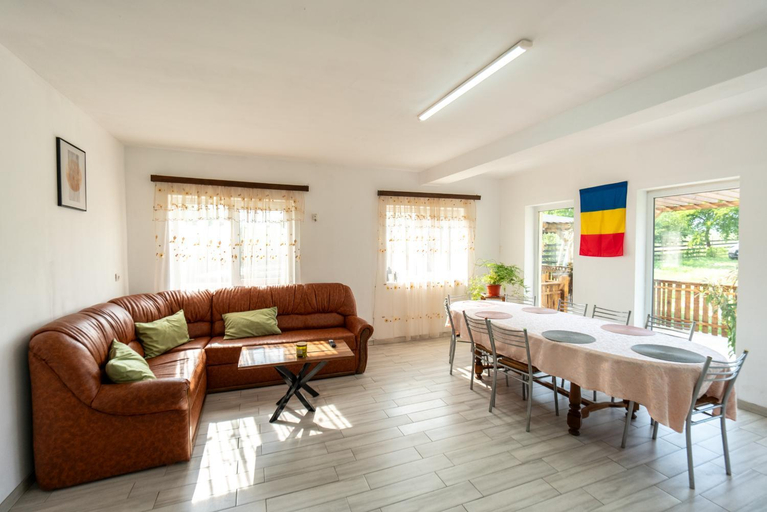 Food & Drinks, Pensiunea Voicu, Greci