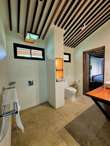 Bathroom 4, Finca Amistad Cacao Lodge, Upala