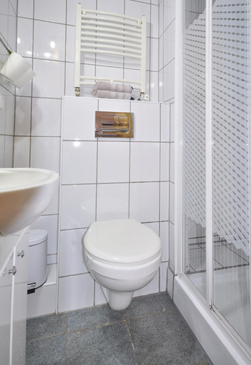 Bathroom 3, Cztery Pory Roku - Agroturystyka, Jelenia Góra
