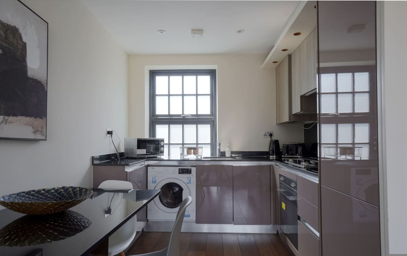 Room 5, Cool Kings Cross Apartment (OM5), London