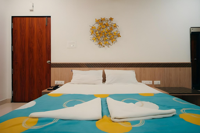 Bedroom 2, Embassy Suites, Hyderabad
