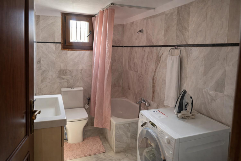 4, Saltos Village House - Peaceful Poolside Retreat, Central Macedonia