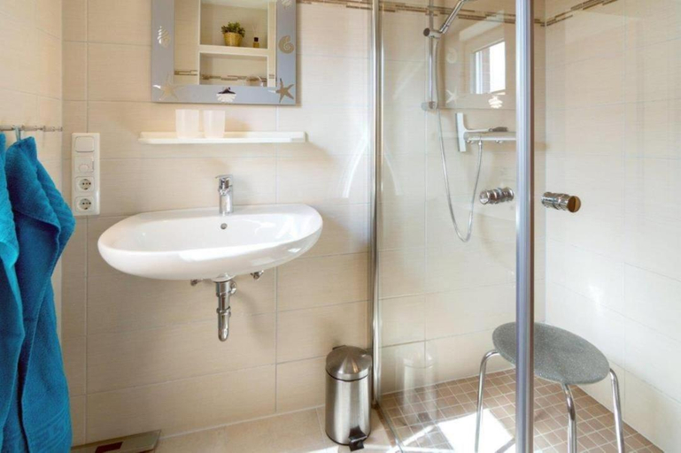 Bathroom 3, Holiday apartment Strandlilie, Aurich