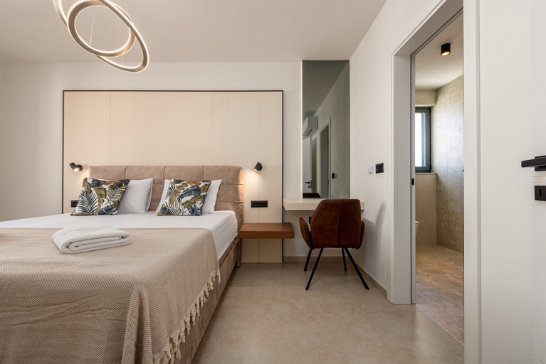 Room 5, Villa Nancy, Nin