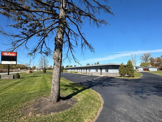 Property grounds 3, The Melrose Motel, Erie