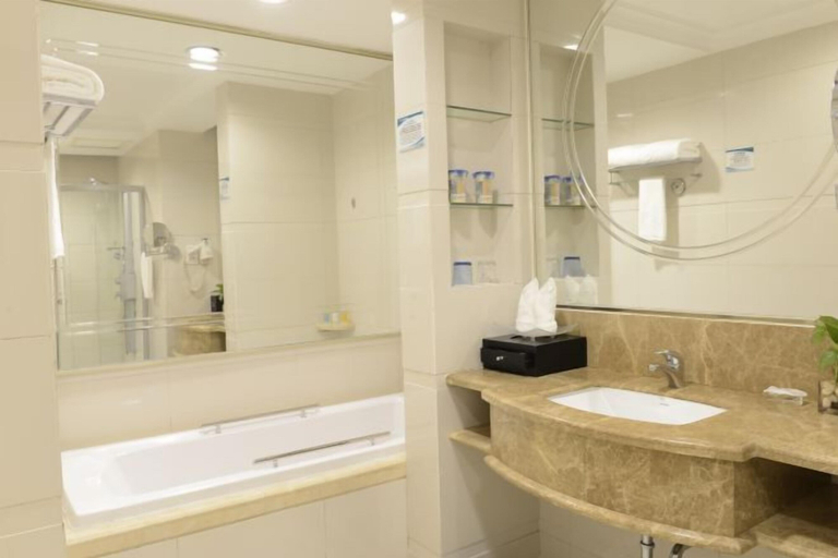 Bathroom 5, Country Garden Phoenix Hotel Changsha, Changsha