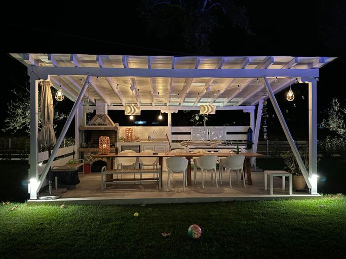 Food & Drinks, Garden Residence, Central Macedonia