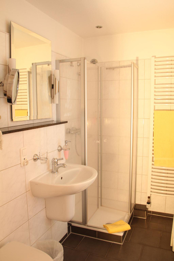 Bathroom, Schafers Hotel, Cloppenburg